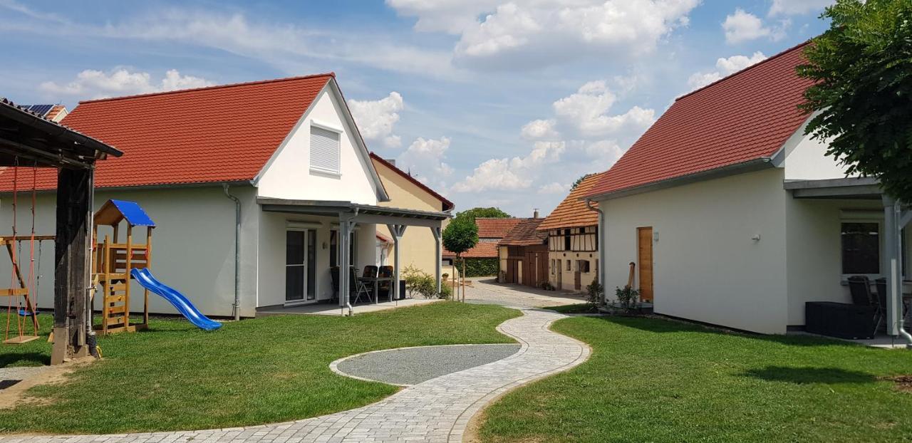 Ferienhaeuser May Weigenheim エクステリア 写真
